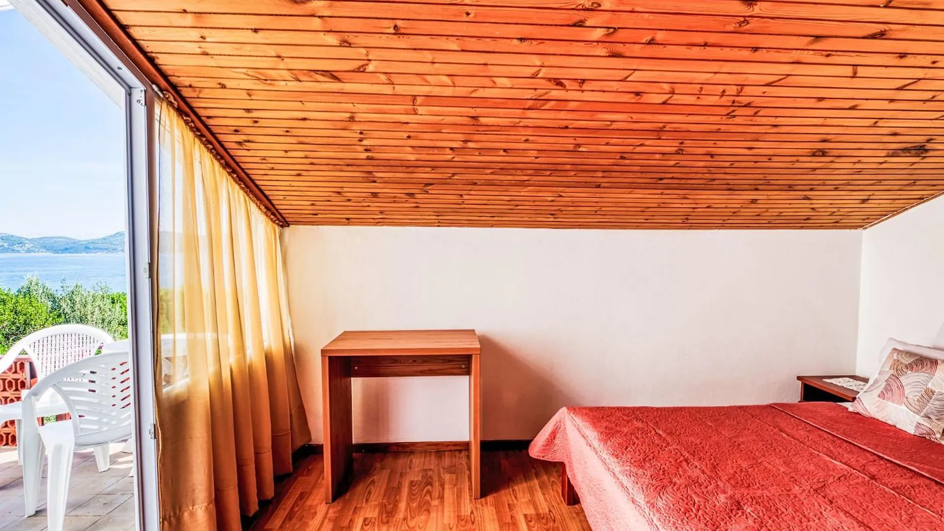 Holiday Home Mira Mali Iž